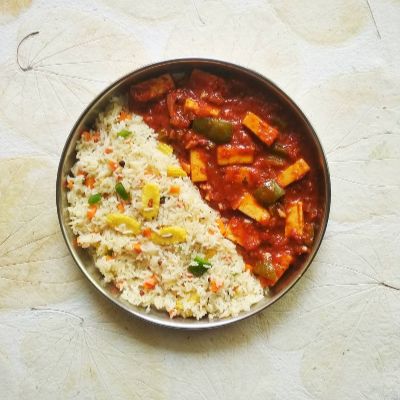 FRIED RICE WITH CHILLI PANEER GRAVY