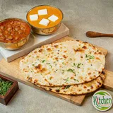 Handi Paneer With Chole & Choice Of Bread