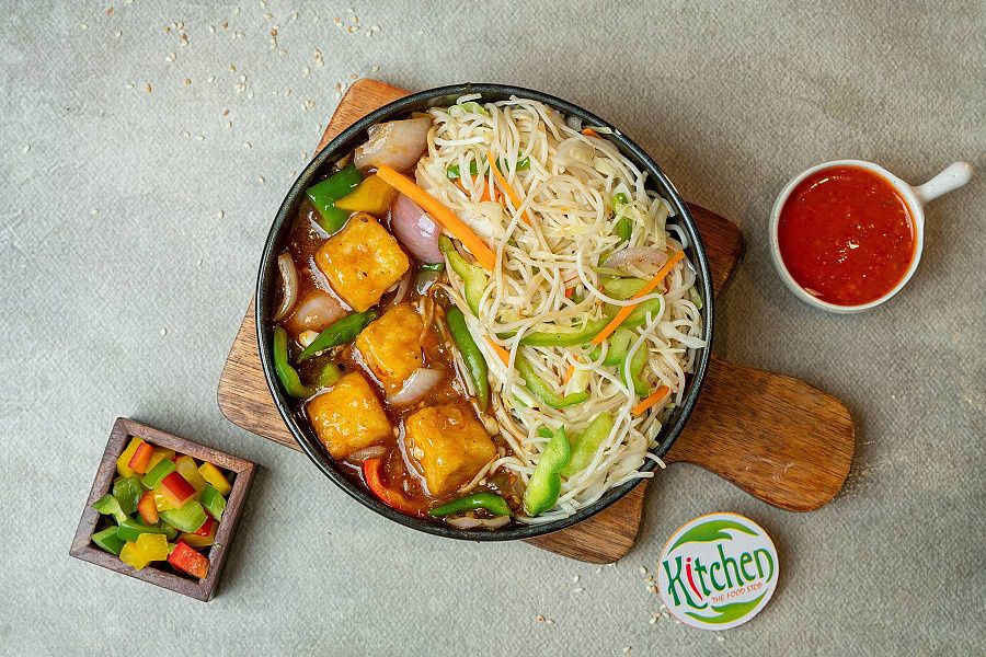 Noodles With Paneer Chilli