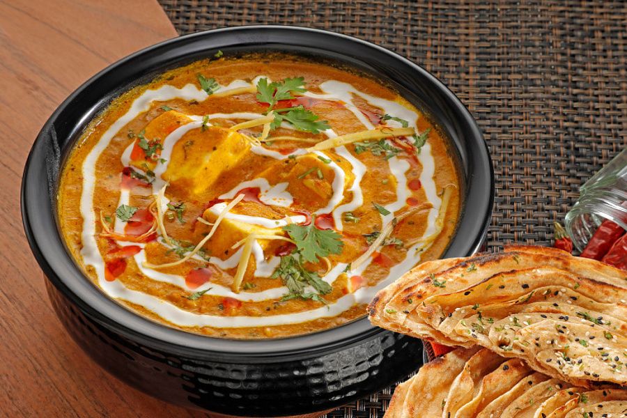 Handi Paneer With Choice Of Bread