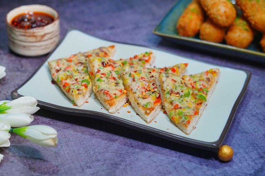 Chili Cheese Toast (The Classic)