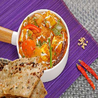 Kadhai Paneer With Choice Of Bread