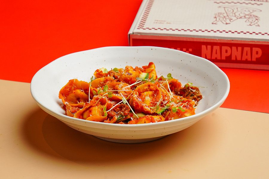 Brown Garlic Tortellini In Tomatina Sauce