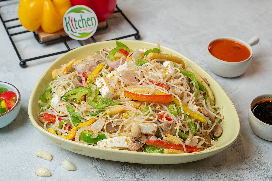 Veg Hakka Noodles [Dry]