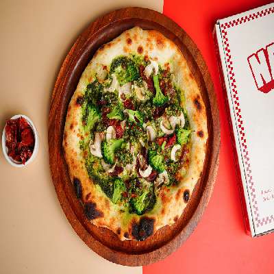 Pesto Genovese Pizza(Must Try)