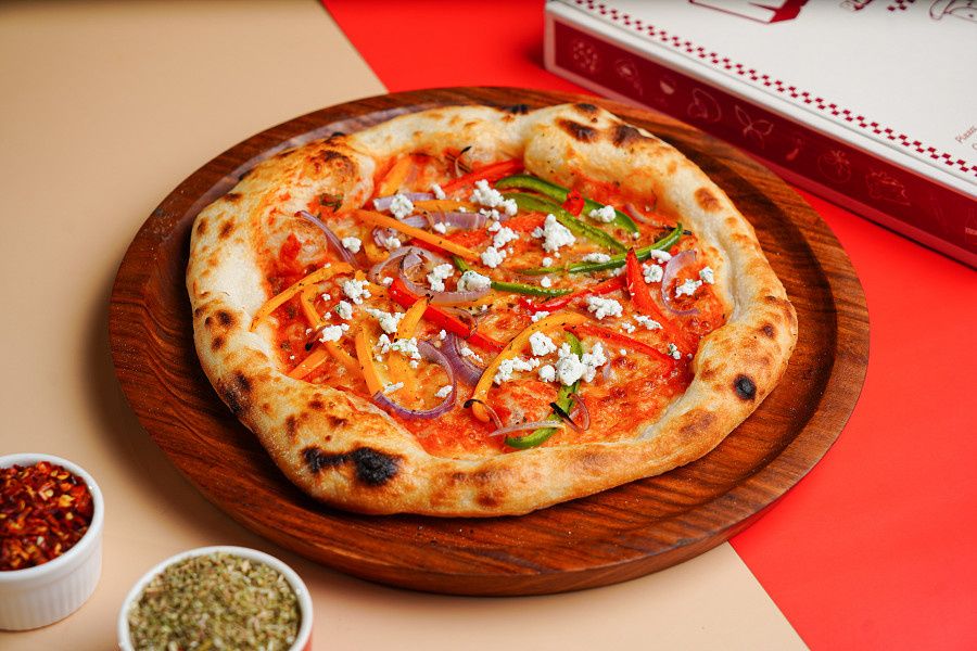 Tri Bell Pepper & Onion Pizza