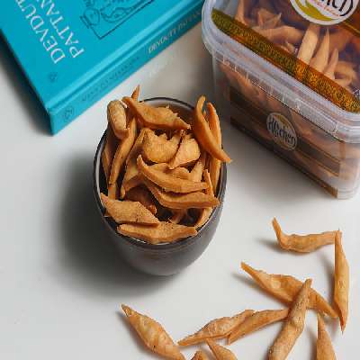 Desi Ghee Namak Para (250gm)