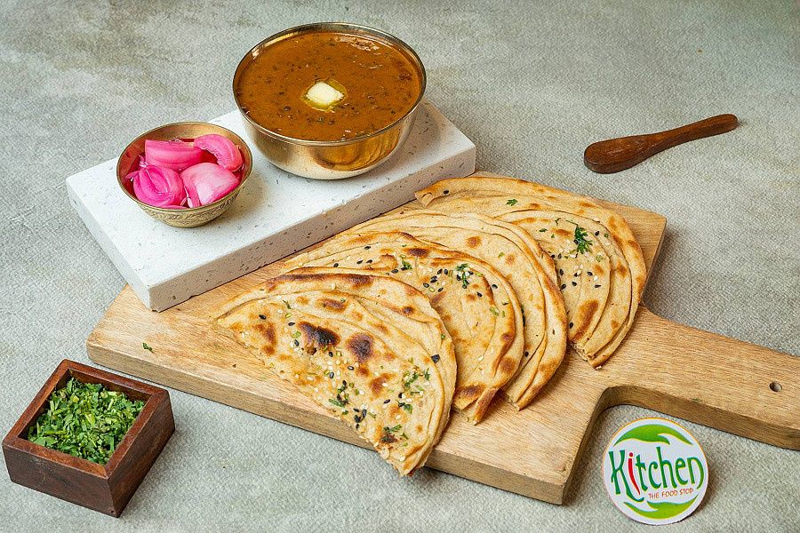 Dal Makhani With Choice Of Bread