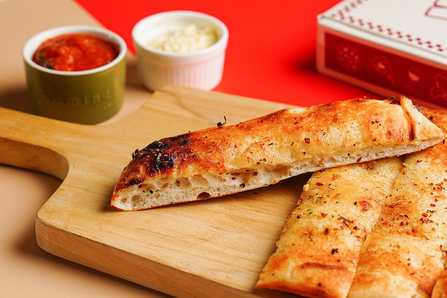 Sourdough Garlic Bread With Sundried Tomato Pesto