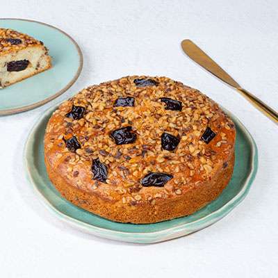 Dates & Walnut Cake