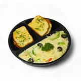 Spagheti In White Sauce- Garlic Bread