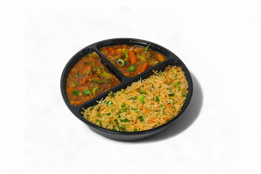 Veg Fried Rice With Veg Schezwan Sauce