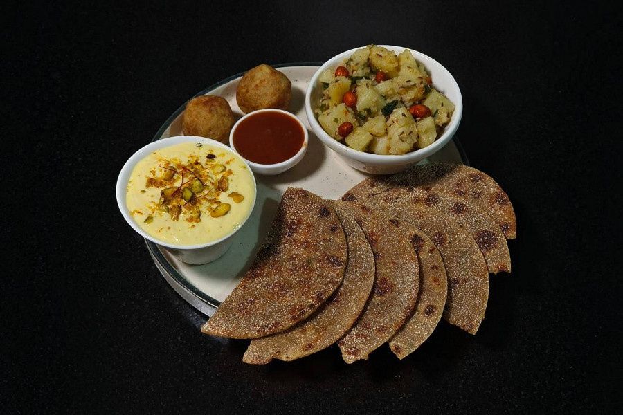 Farali Thepla Sukhi Bhaji Combo