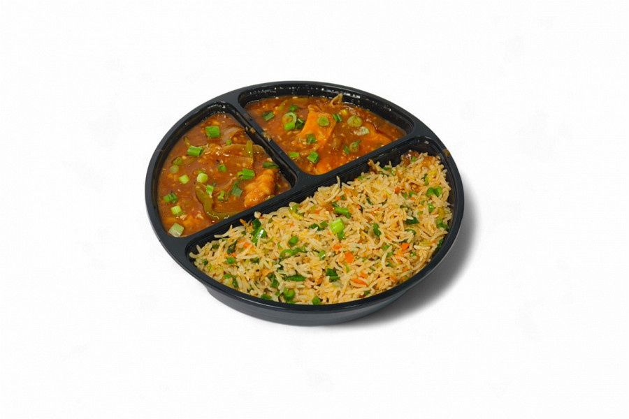Veg Fried Rice With Schezwan Paneer Gravy