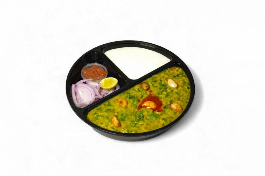 Palak Lasuni Khichdi-Curd Onion Salad, Achar