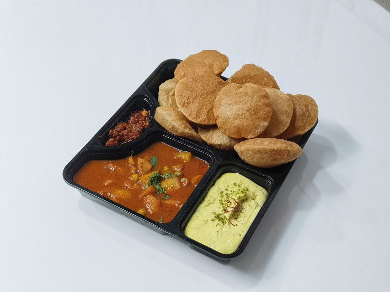 Puri 12 Pcs- Bataka Nue Rawalu Shak-shrikhand
