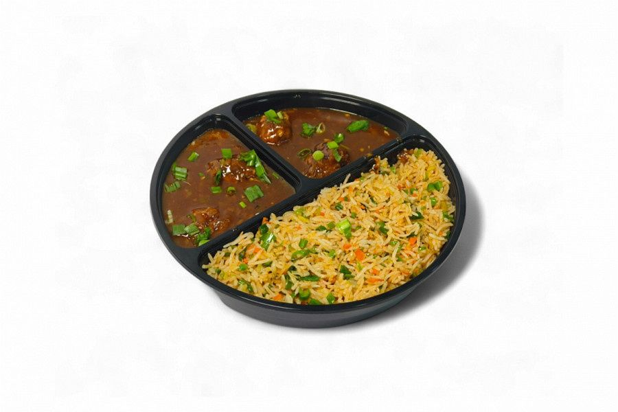 Veg Fried Rice With Manchurian Gravy