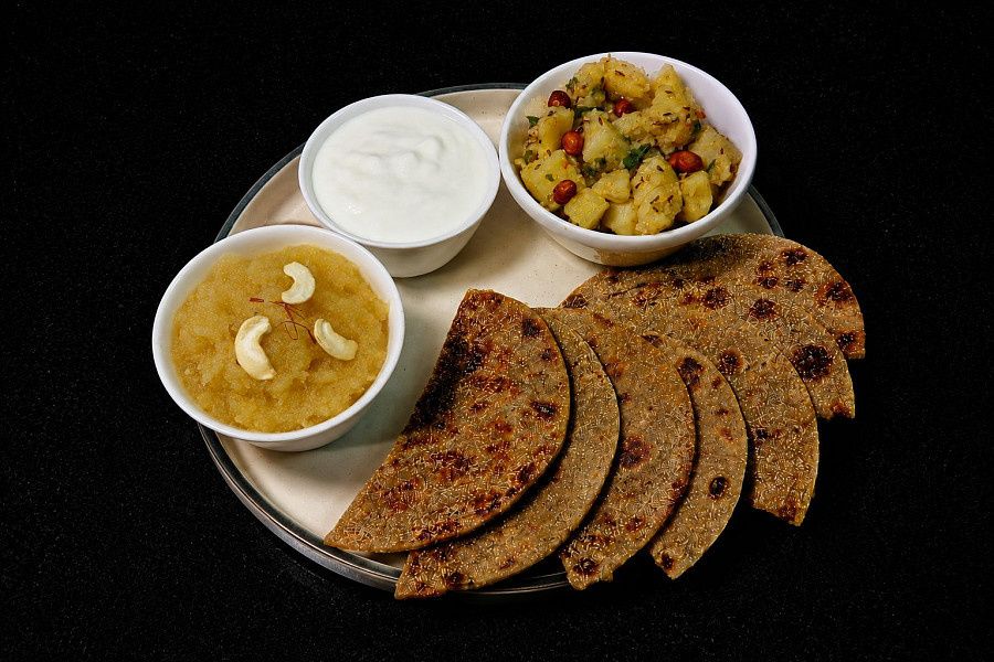 Farali Thepla Curd Sukhi Bhaji Combo