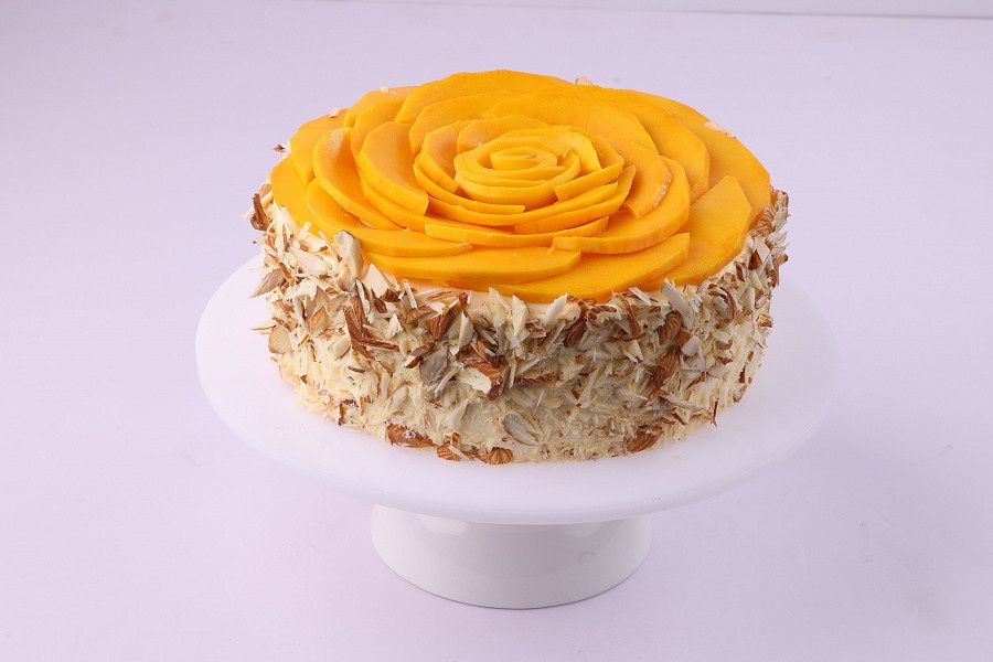 Rich Mango Cake