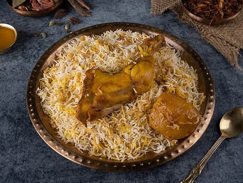 Kolkata Style Chicken Biryani [Serve 1]