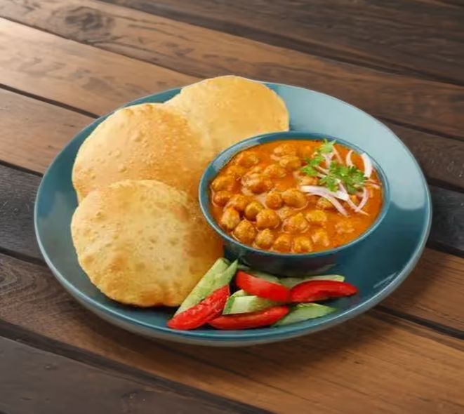 Chole Poori (4pcs)