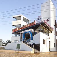 OutletImagePoonamalleFacade1chennai.jpg