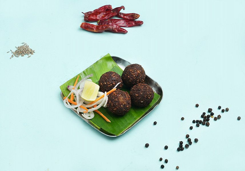 Veetu Style Kola Urundai [Mutton Kola] 4Pc