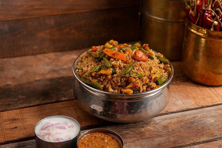 Thalappakatti Veg Biryani (Serves 2)