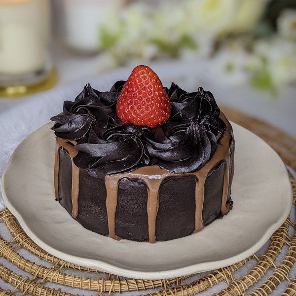 Chocolate Strawberry Bento Cake