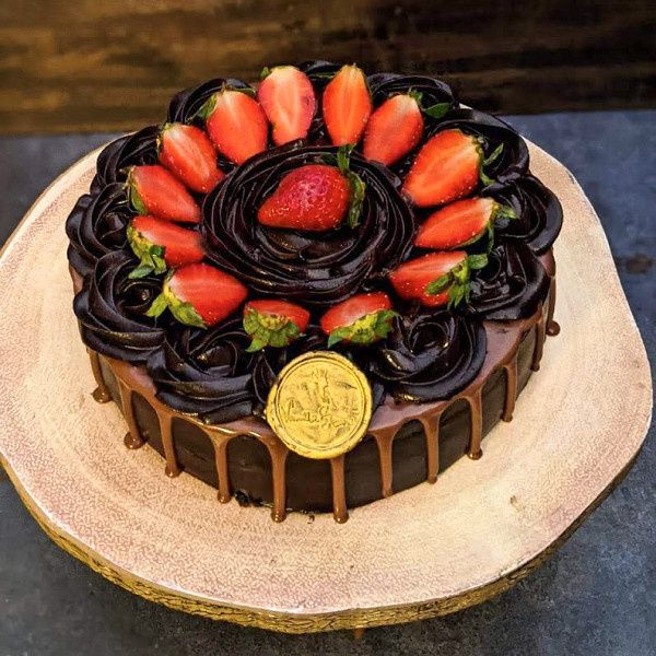 Chocolate Strawberry  Cake