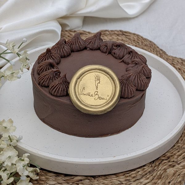 Milk Chocolate Bento Cake