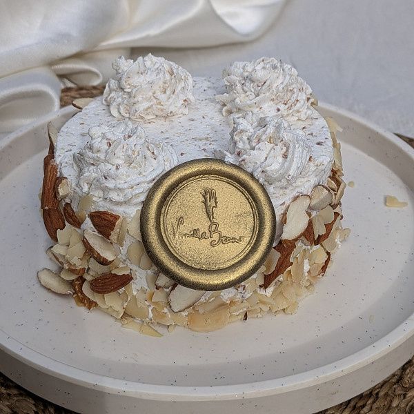 Roasted Almond Bento Cake