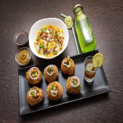 Wah! Special Litti(4PCS) + Wah! Special Kabli Chaat (250GM) + Drinks