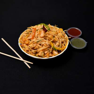 Schezwan Chicken Noodles