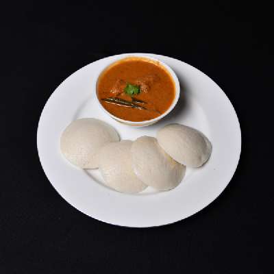 Idli With Chicken Gravy
