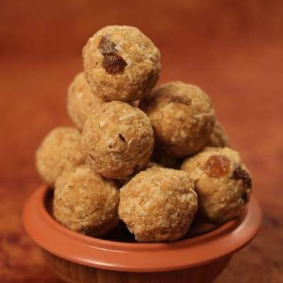 Gondh Laddu