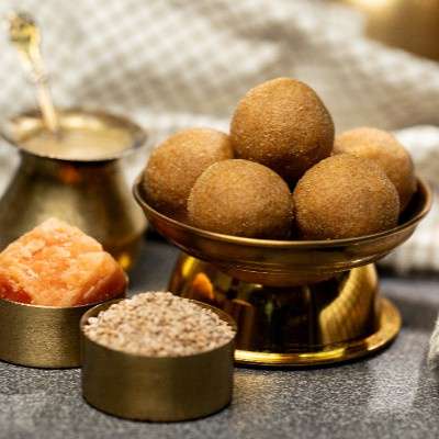 Thelaga Laddu