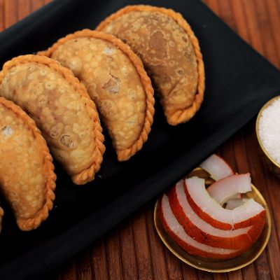 Karijelu / Sugar & Coconut