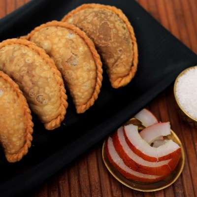 Karijelu / Sugar & Coconut