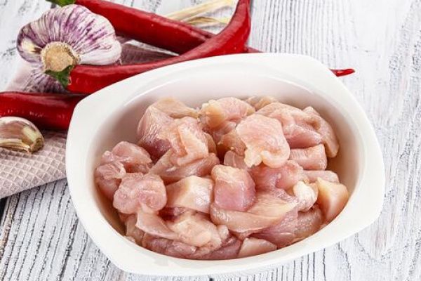 Fresh Chicken Thigh Tikka Cut (Boneless)