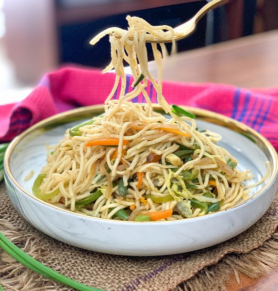 Veg Hakka Noodles (Indo Chinese)