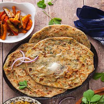 1 Tandoori Aloo Pyaaz Paratha With Achaar