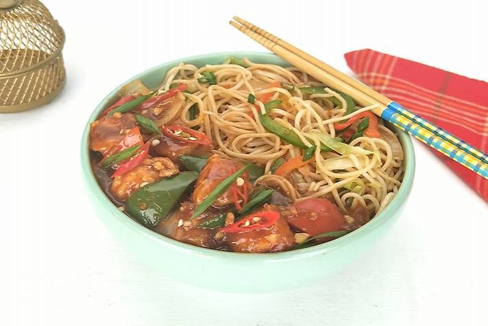 Chicken Manchurian Chowmein Meal Bowl (650Ml Bowl)
