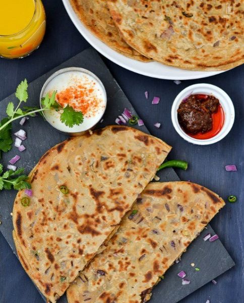 Tandoori Pyaaz Paratha With Achar