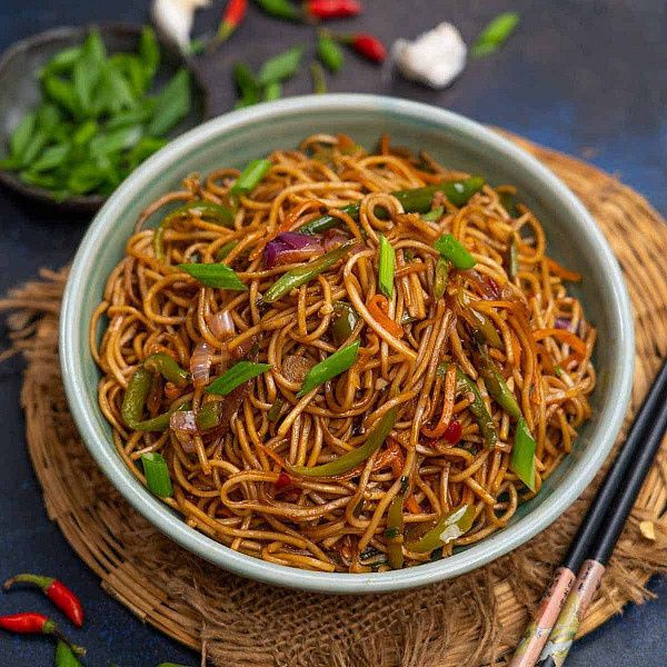 Chilli Garlic Noodles (Indo Chinese)