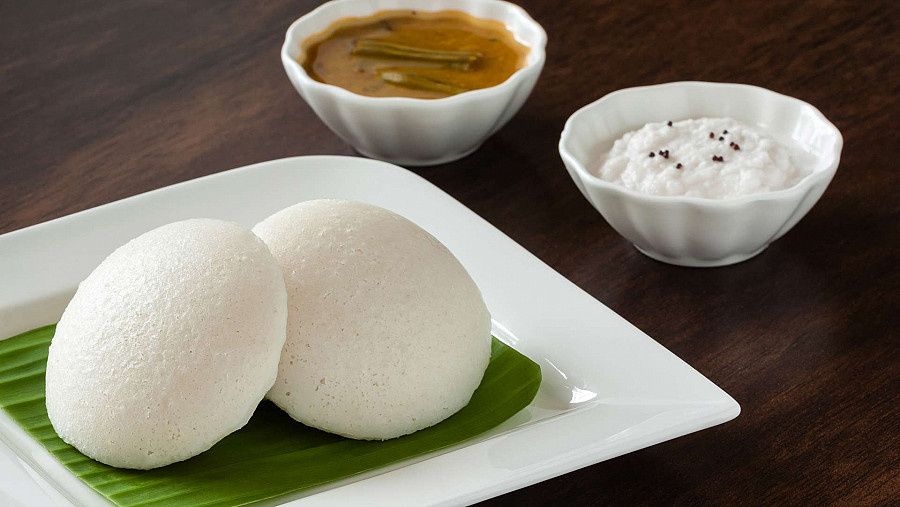 Idli (2 Pcs) Sambar & Chutney