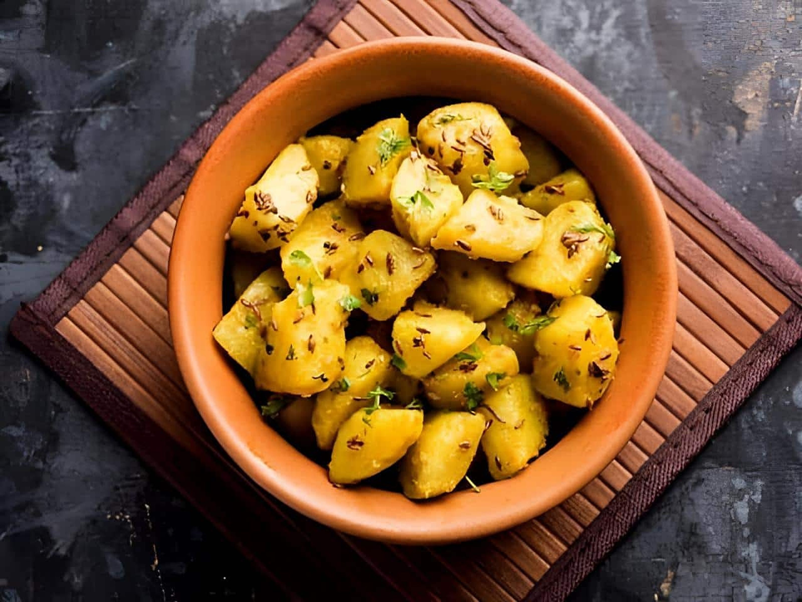 Dhabe Ka Jeera Aloo (Home Style)
