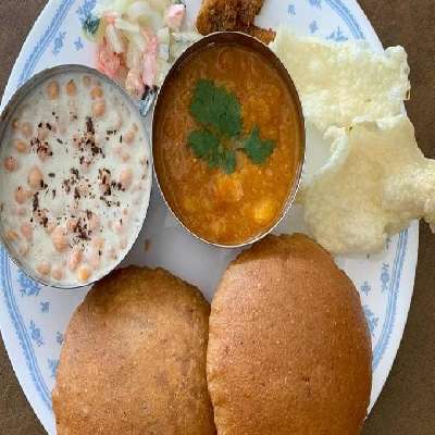 Bedmi Poori Aloo (5 Pooris)