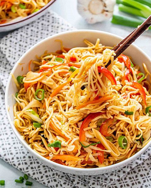 Veg Street Style Noodles (Indo Chinese)
