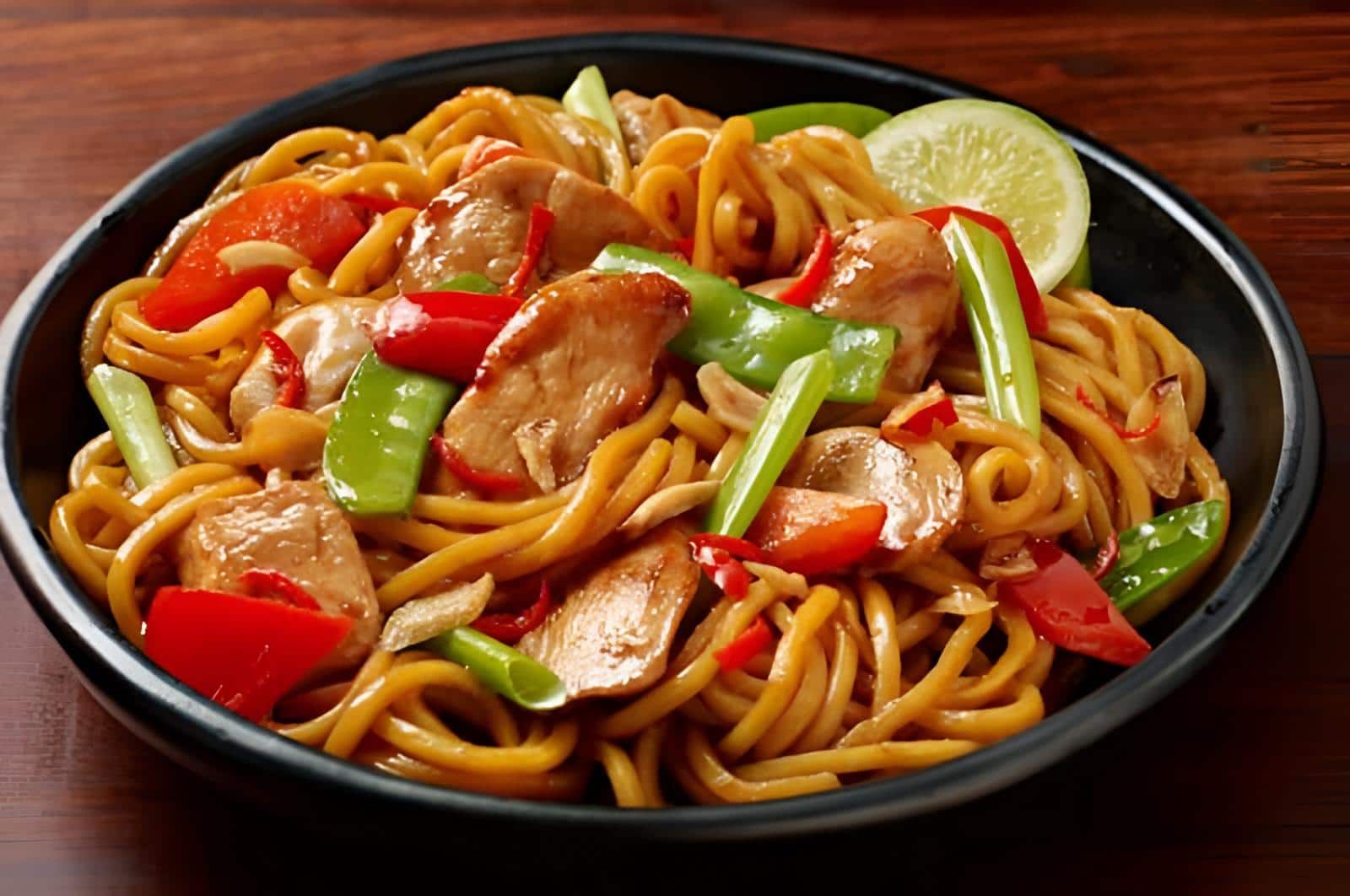 Chicken Chilli Garlic Noodles (Indo Chinese)